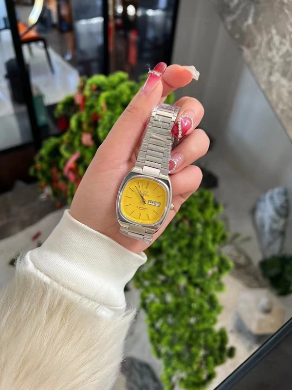 オメガ時計内部構造